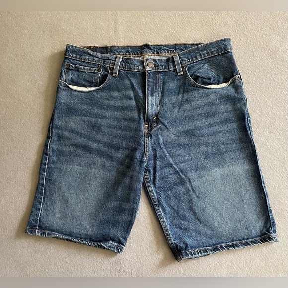 Levi’s 505 Men’s Loose Straight Denim Shorts Size 36 Blue Medium Wash Casual - Picture 1 of 6